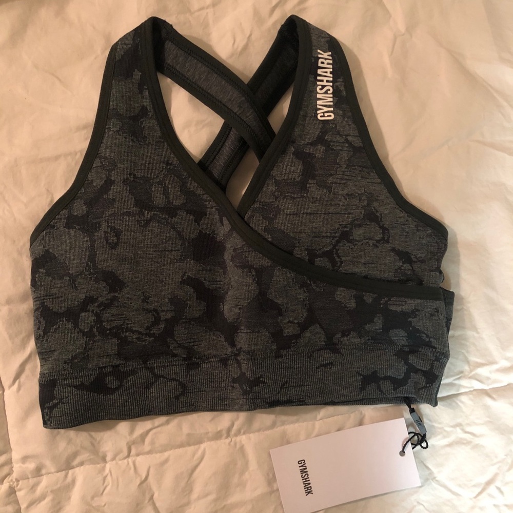 Obsessing green camo gymshark sports bra